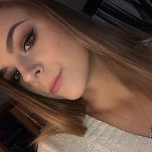 Meet your Posher, Carrine